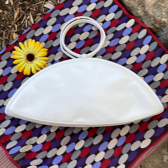 Charles Jourdan Handbags - 🌺 CHARLES JOURDAN PARIS; Vintage White Leather Triangle Shaped Hoop Handle Bag!
